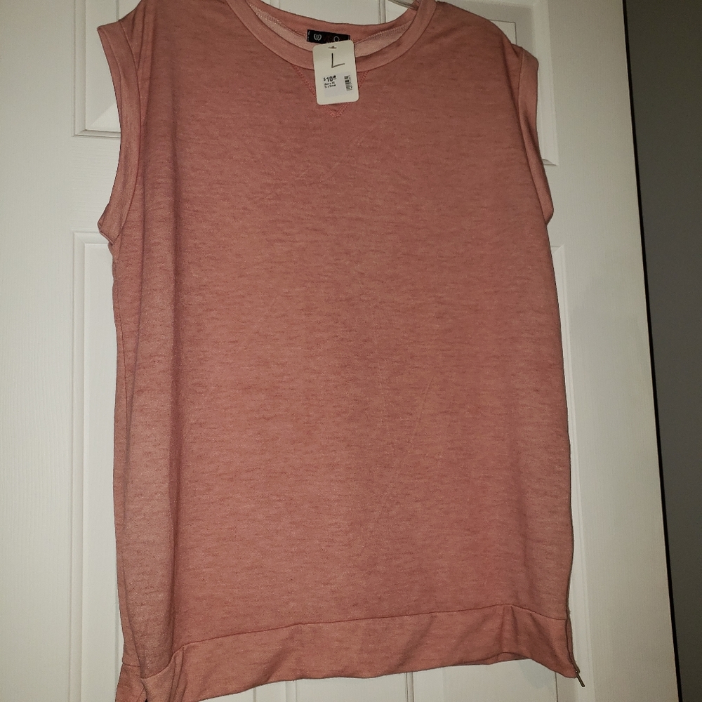 Peach sleeveless with zipper sides shirt